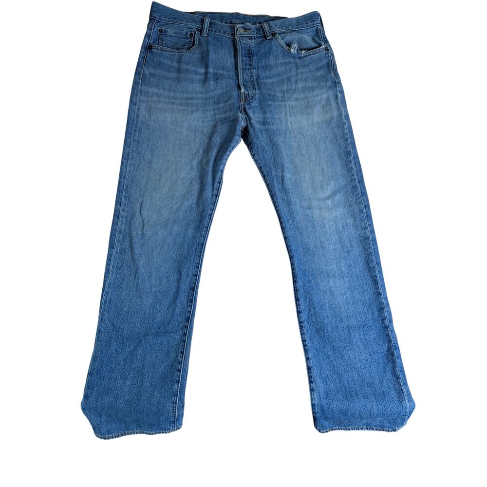Levi’s 501 Men’s 34x30 Light Wash Straight Leg Button Fly Jeans Distressed Faded